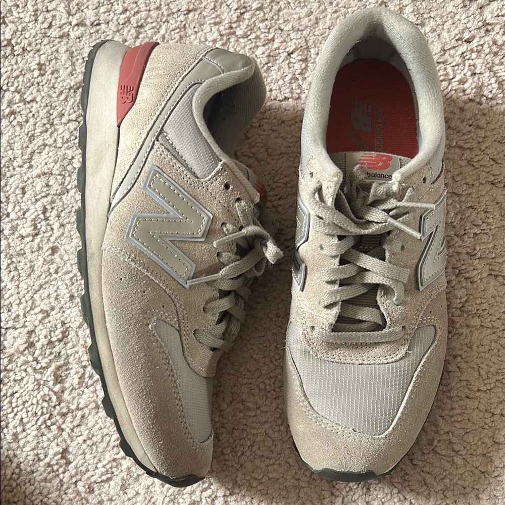 New Balance 696 Taupe Sneakers